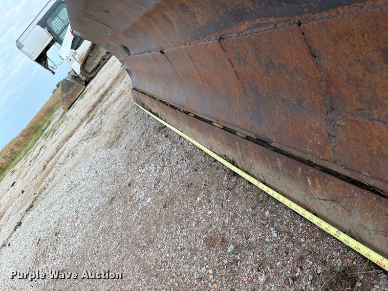 image for item OE9723 1981 Caterpillar D4H dozer