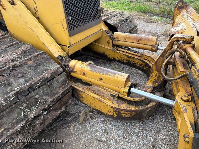 image for item OE9723 1981 Caterpillar D4H dozer
