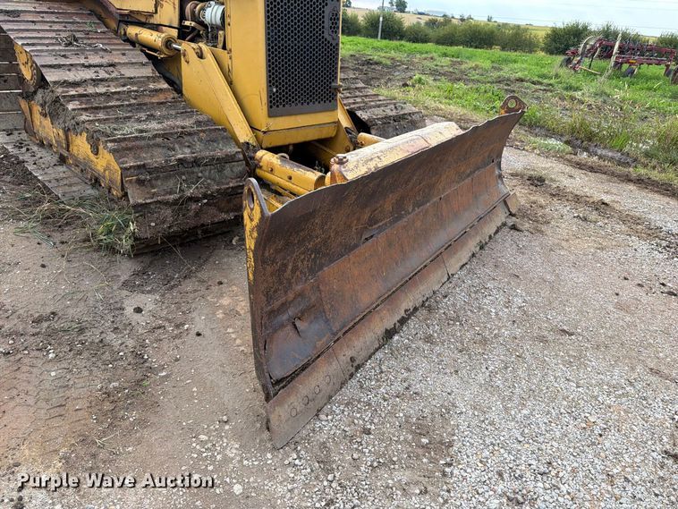 image for item OE9723 1981 Caterpillar D4H dozer