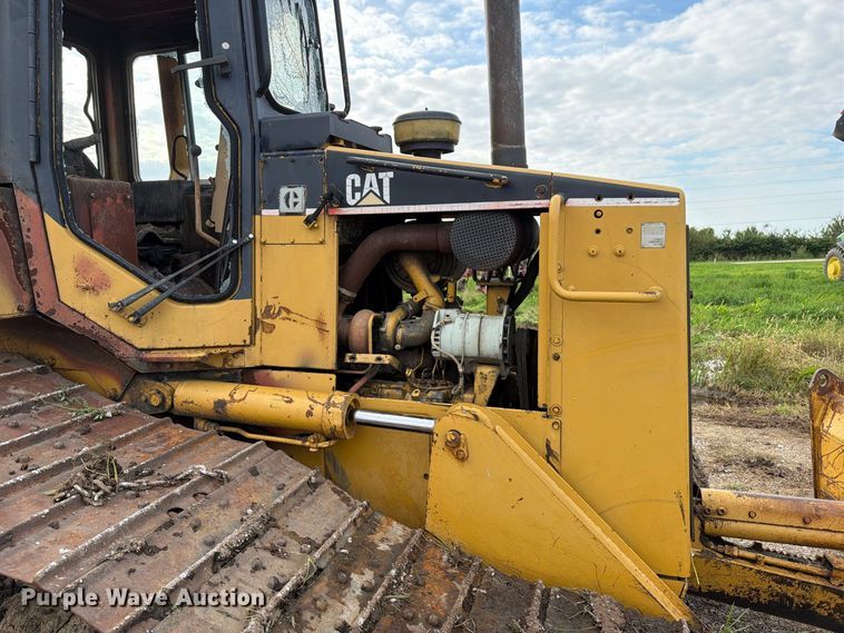 image for item OE9723 1981 Caterpillar D4H dozer