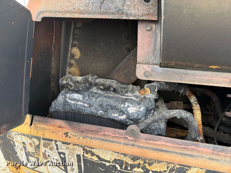 image for item OE9723 1981 Caterpillar D4H dozer