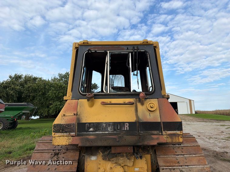 image for item OE9723 1981 Caterpillar D4H dozer