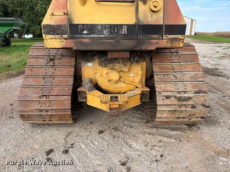 image for item OE9723 1981 Caterpillar D4H dozer