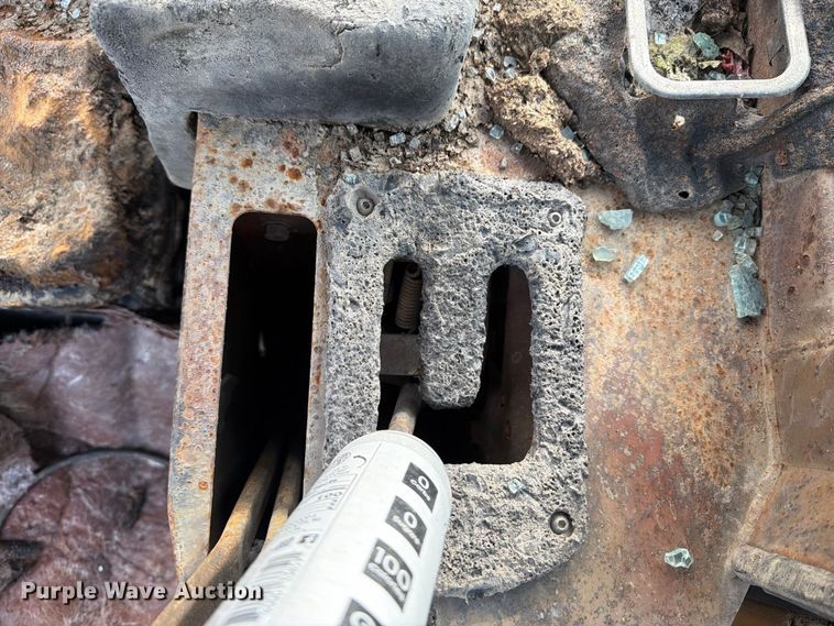 image for item OE9723 1981 Caterpillar D4H dozer