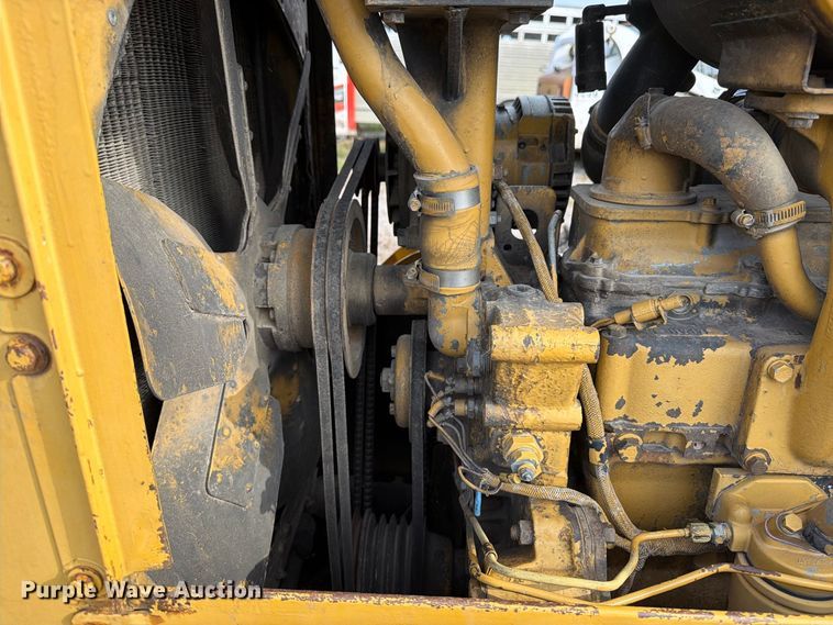 image for item OE9723 1981 Caterpillar D4H dozer