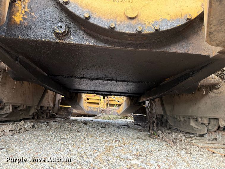 image for item OE9723 1981 Caterpillar D4H dozer