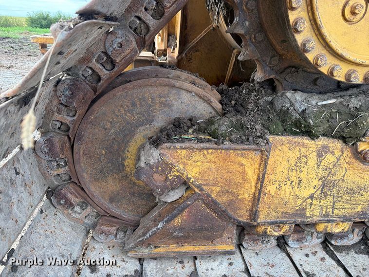 image for item OE9723 1981 Caterpillar D4H dozer