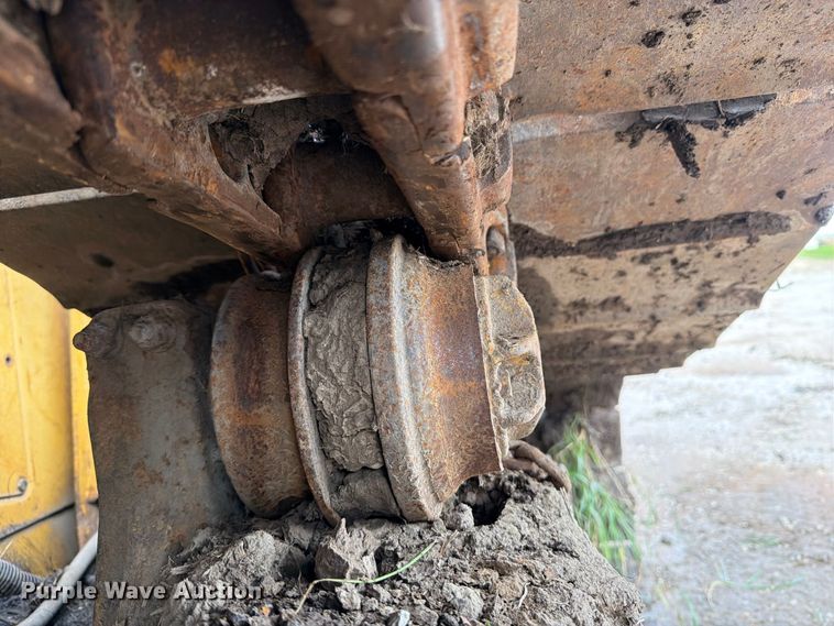 image for item OE9723 1981 Caterpillar D4H dozer