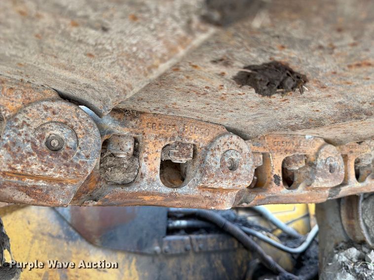 image for item OE9723 1981 Caterpillar D4H dozer