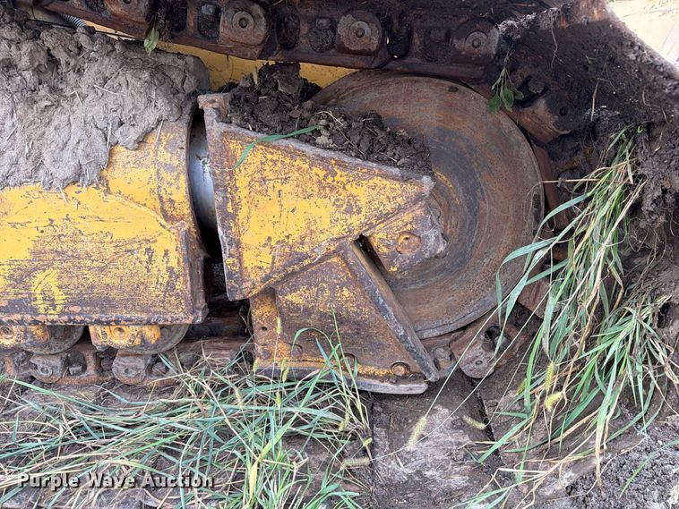 image for item OE9723 1981 Caterpillar D4H dozer