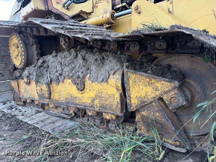 image for item OE9723 1981 Caterpillar D4H dozer