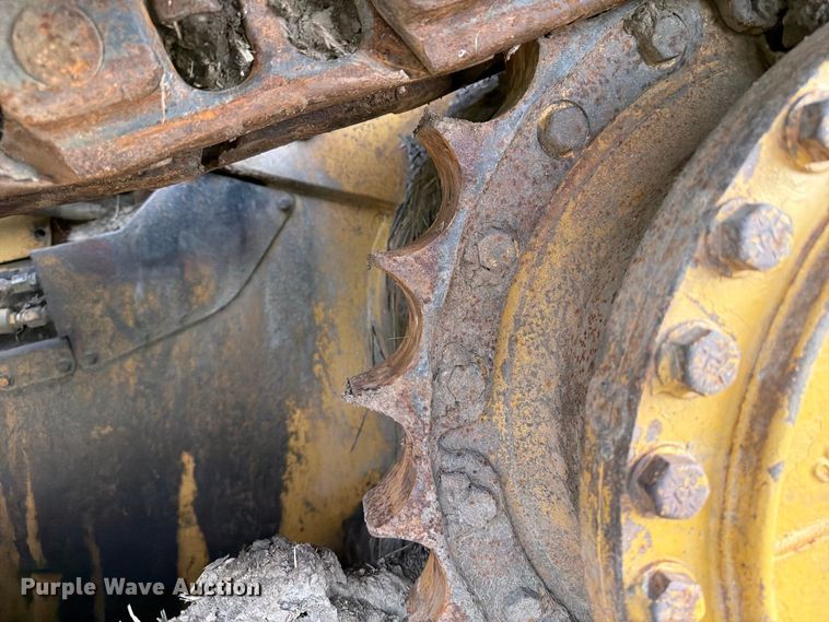 image for item OE9723 1981 Caterpillar D4H dozer