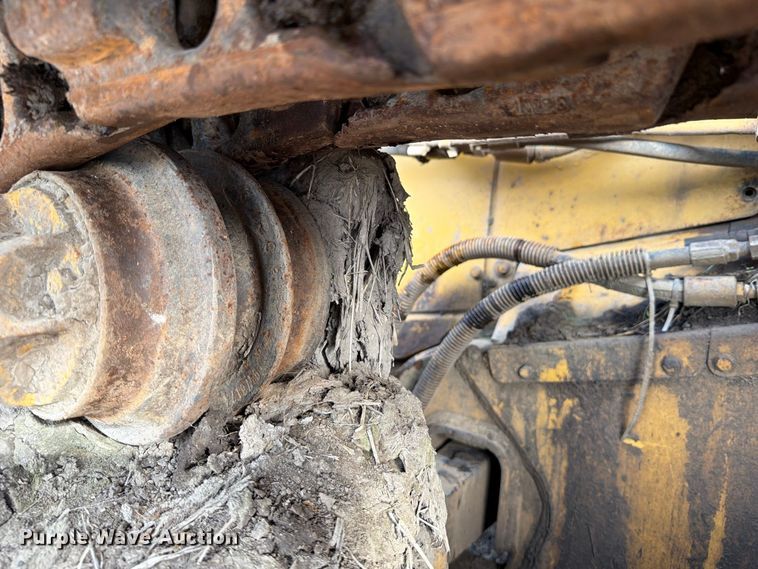 image for item OE9723 1981 Caterpillar D4H dozer