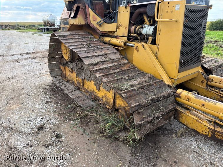 image for item OE9723 1981 Caterpillar D4H dozer