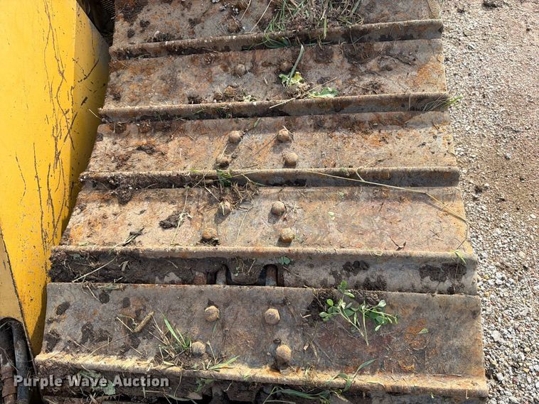 image for item OE9723 1981 Caterpillar D4H dozer