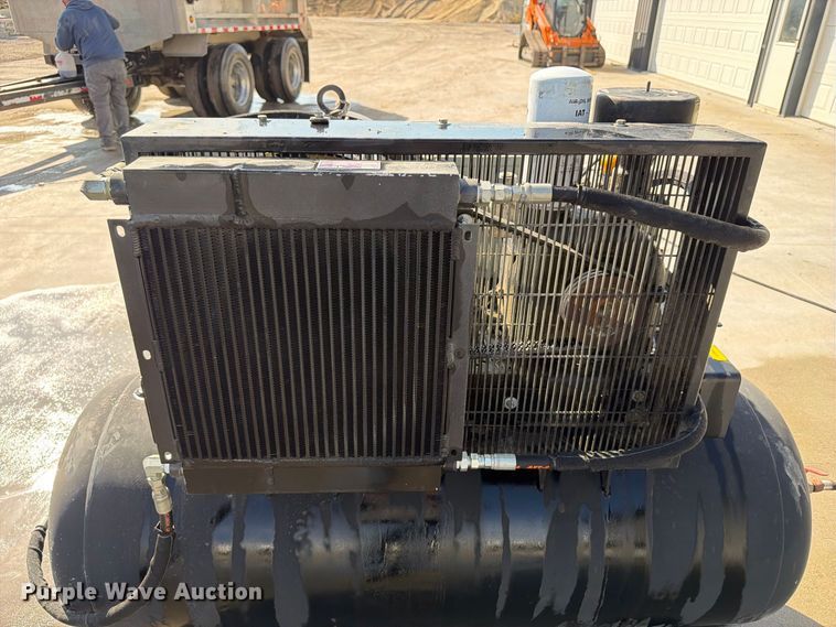 image for item OE9725 Vince Hagan Co. VHC-03-7115R air compressor