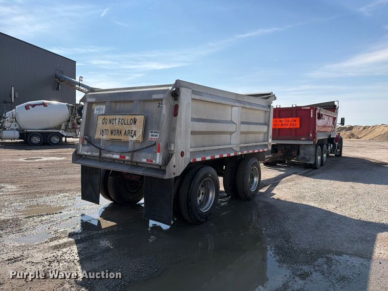 image for item OE9726 1992 Brady Truck Equip end dump pup trailer
