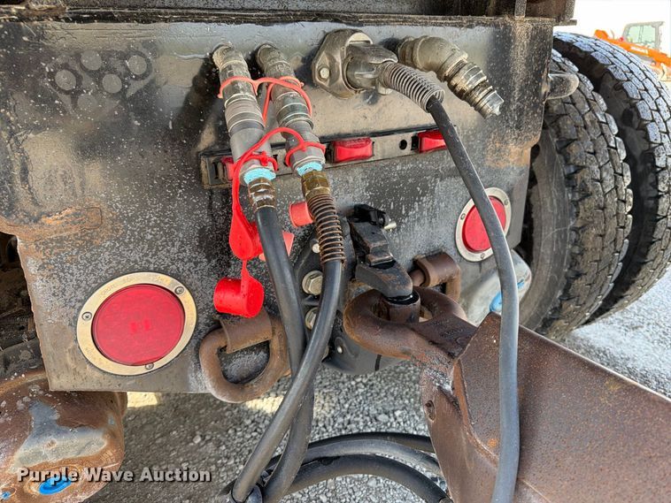 image for item OE9726 1992 Brady Truck Equip end dump pup trailer