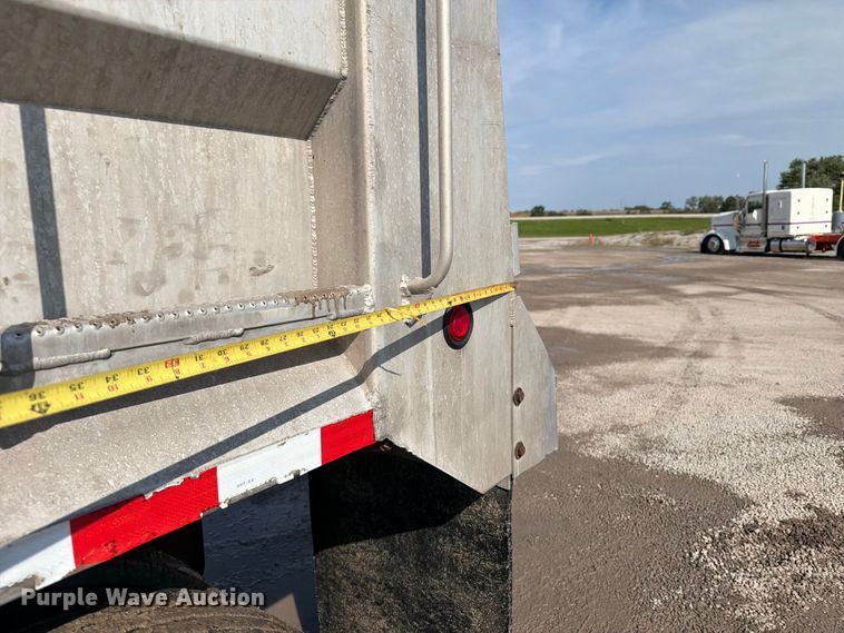 image for item OE9726 1992 Brady Truck Equip end dump pup trailer