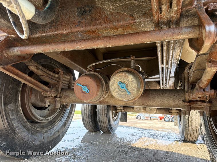 image for item OE9726 1992 Brady Truck Equip end dump pup trailer