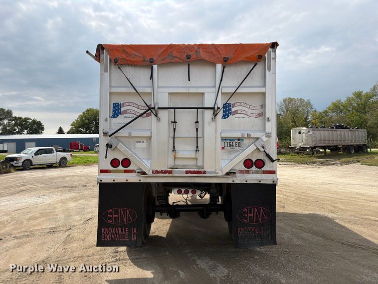image for item OE9728 2007 Sterling Truck LT9500 dump truck