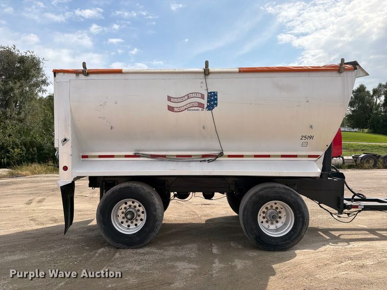 image for item OE9728 2007 Sterling Truck LT9500 dump truck