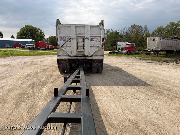 image for item OE9728 2007 Sterling Truck LT9500 dump truck