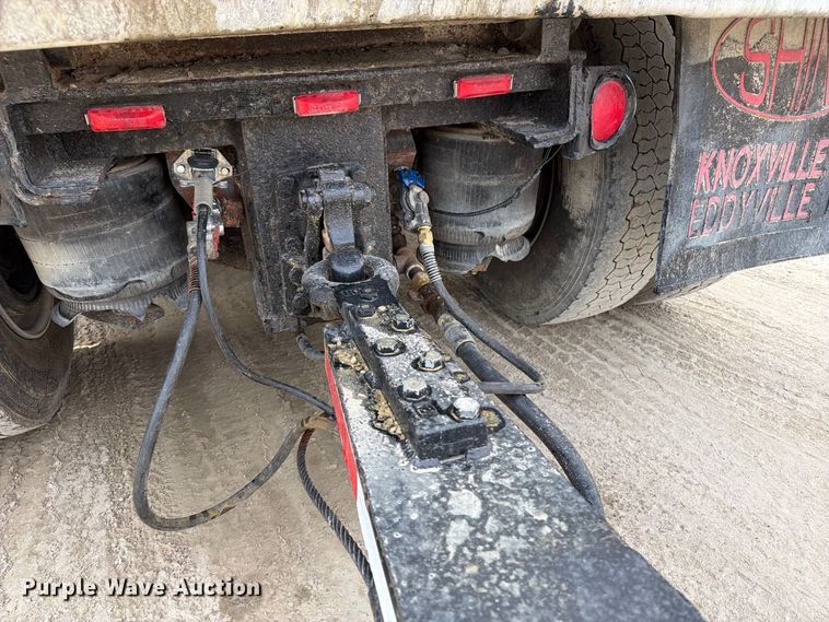 image for item OE9728 2007 Sterling Truck LT9500 dump truck