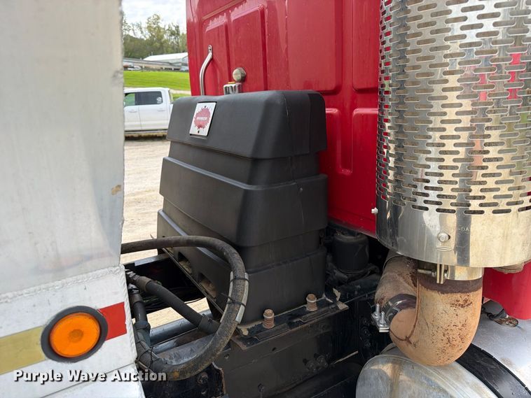 image for item OE9728 2007 Sterling Truck LT9500 dump truck