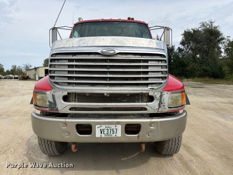 image for item OE9728 2007 Sterling Truck LT9500 dump truck