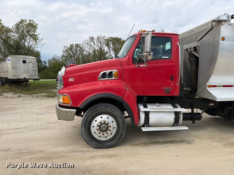 image for item OE9728 2007 Sterling Truck LT9500 dump truck