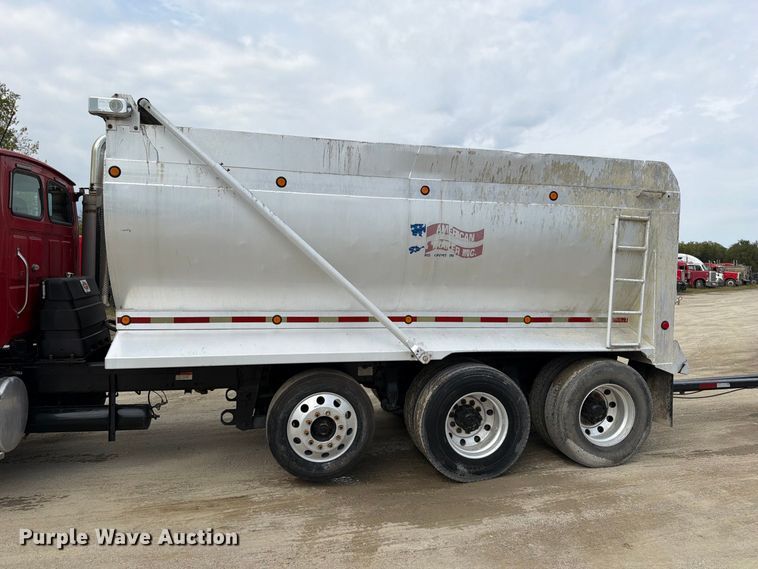 image for item OE9728 2007 Sterling Truck LT9500 dump truck