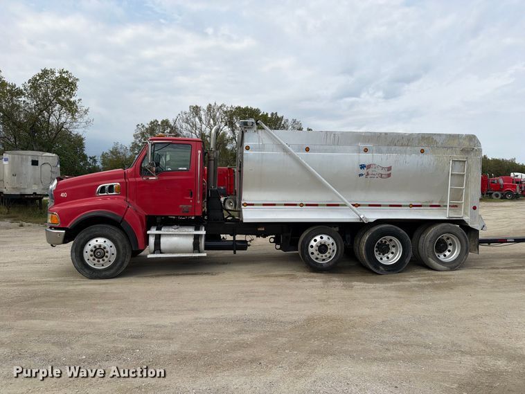 image for item OE9728 2007 Sterling Truck LT9500 dump truck