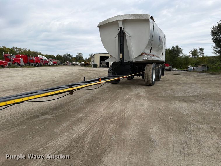 image for item OE9728 2007 Sterling Truck LT9500 dump truck