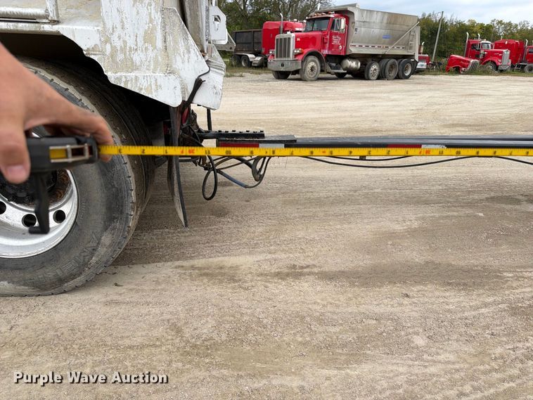 image for item OE9728 2007 Sterling Truck LT9500 dump truck