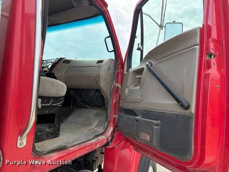 image for item OE9728 2007 Sterling Truck LT9500 dump truck