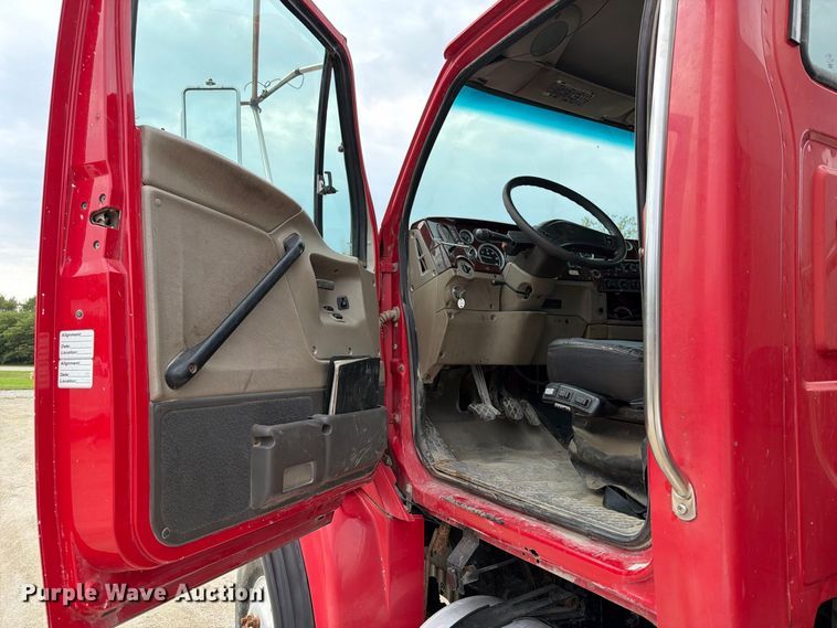 image for item OE9728 2007 Sterling Truck LT9500 dump truck