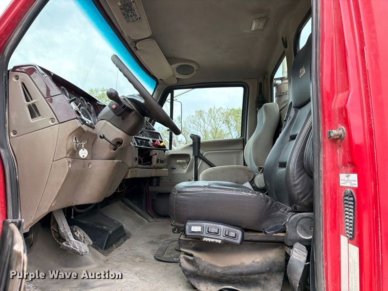 image for item OE9728 2007 Sterling Truck LT9500 dump truck