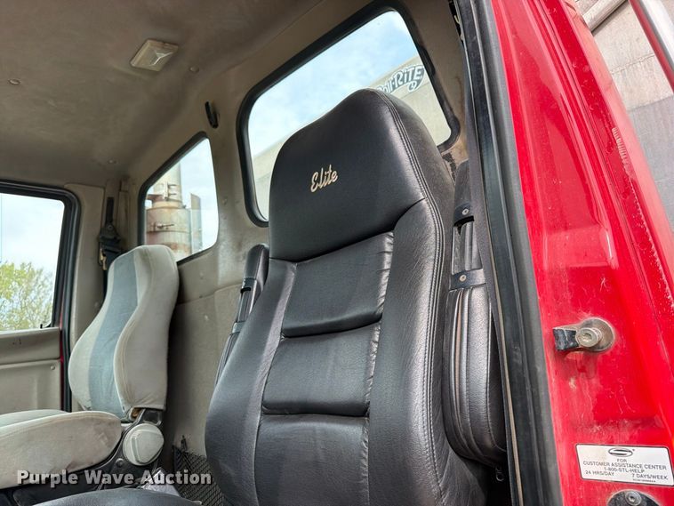 image for item OE9728 2007 Sterling Truck LT9500 dump truck