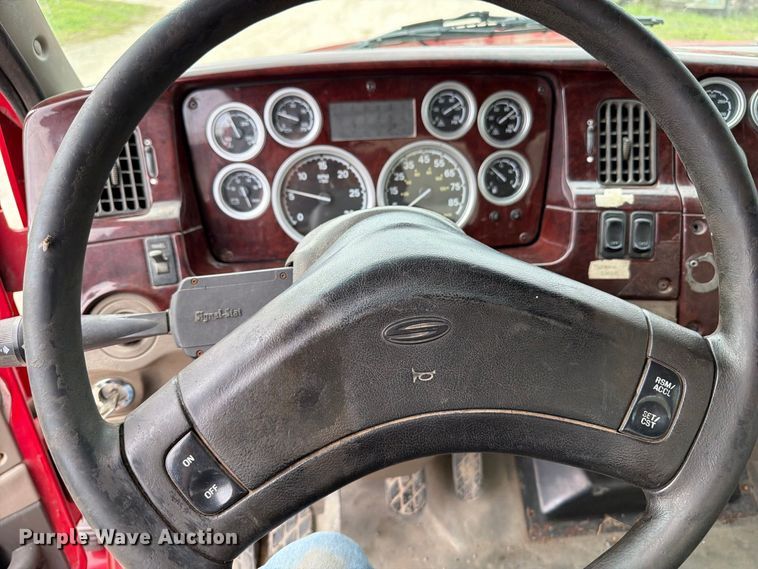 image for item OE9728 2007 Sterling Truck LT9500 dump truck
