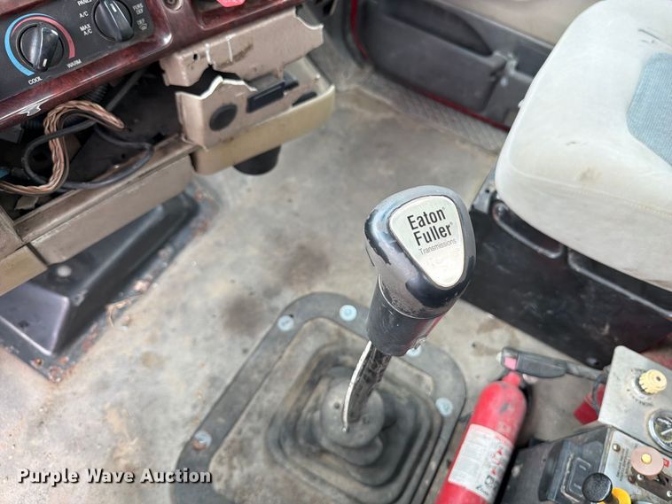 image for item OE9728 2007 Sterling Truck LT9500 dump truck