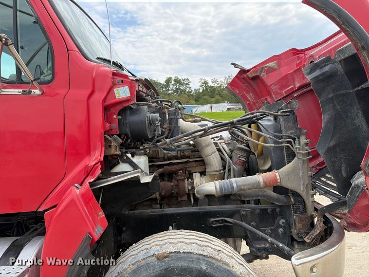 image for item OE9728 2007 Sterling Truck LT9500 dump truck