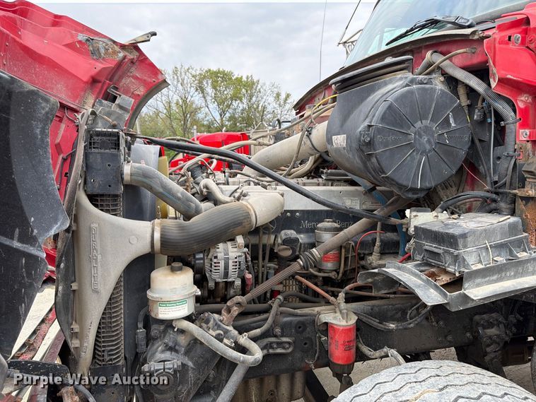 image for item OE9728 2007 Sterling Truck LT9500 dump truck