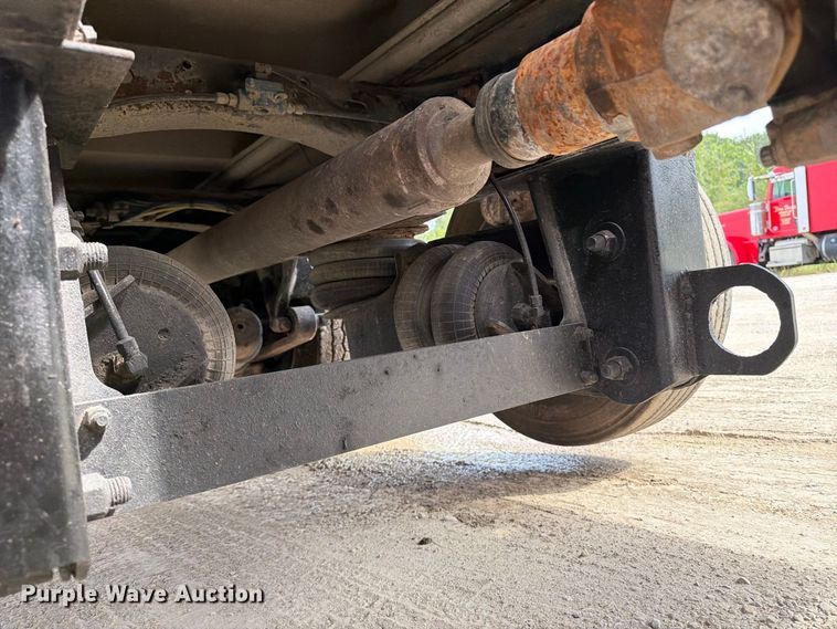 image for item OE9728 2007 Sterling Truck LT9500 dump truck