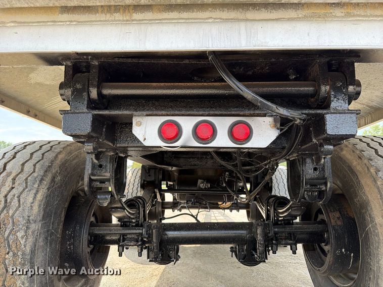 image for item OE9728 2007 Sterling Truck LT9500 dump truck