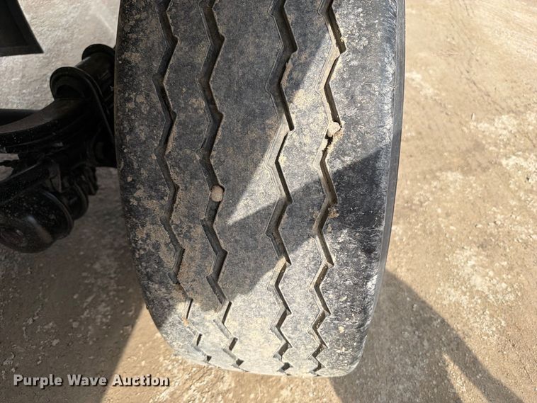 image for item OE9728 2007 Sterling Truck LT9500 dump truck