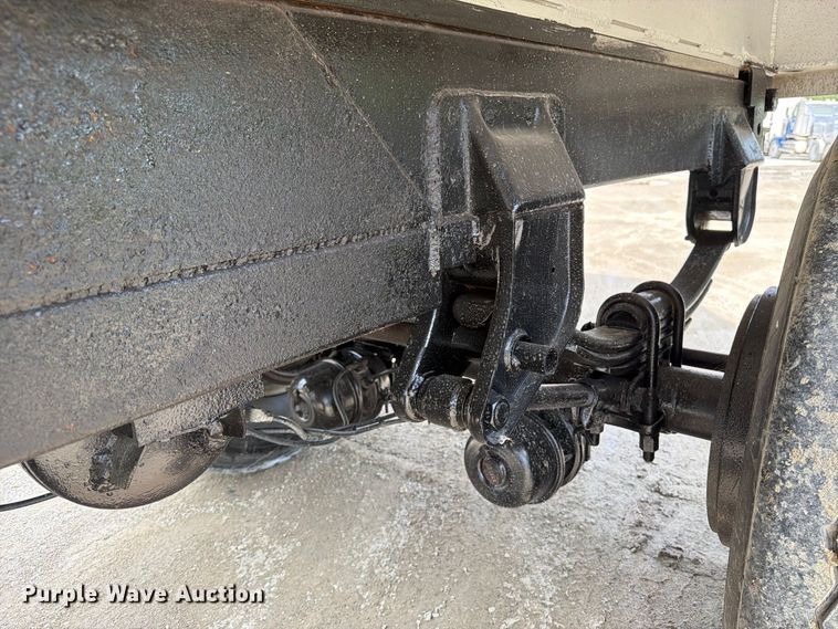 image for item OE9728 2007 Sterling Truck LT9500 dump truck