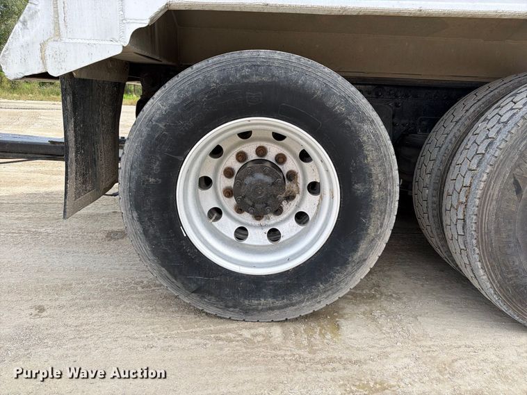 image for item OE9728 2007 Sterling Truck LT9500 dump truck