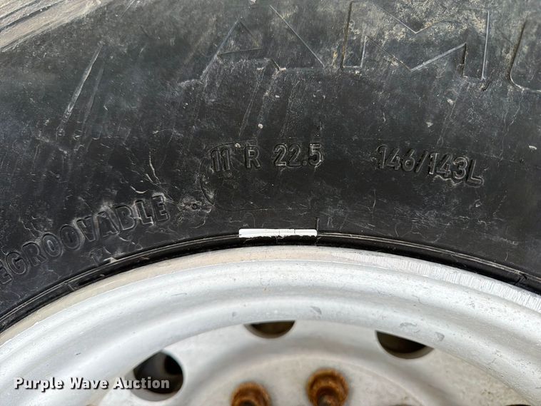 image for item OE9728 2007 Sterling Truck LT9500 dump truck