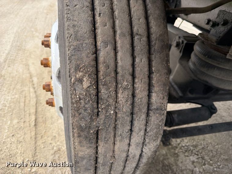 image for item OE9728 2007 Sterling Truck LT9500 dump truck